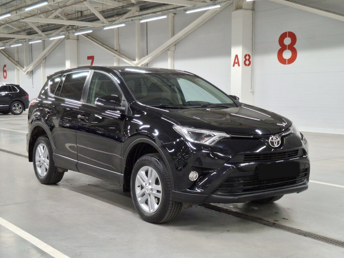 Toyota RAV4 с пробегом — 2019 год. Фото: #2