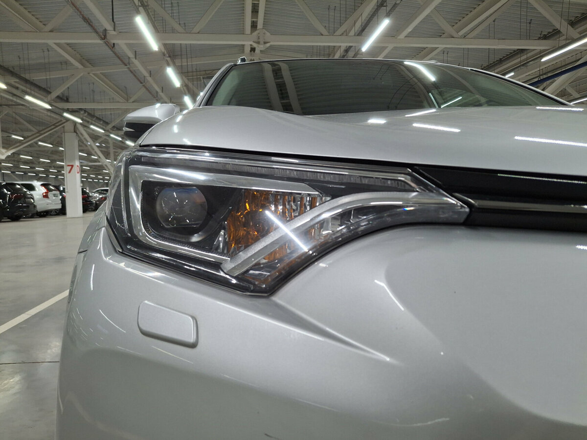 Toyota RAV4 с пробегом — 2019 год. Фото: #16