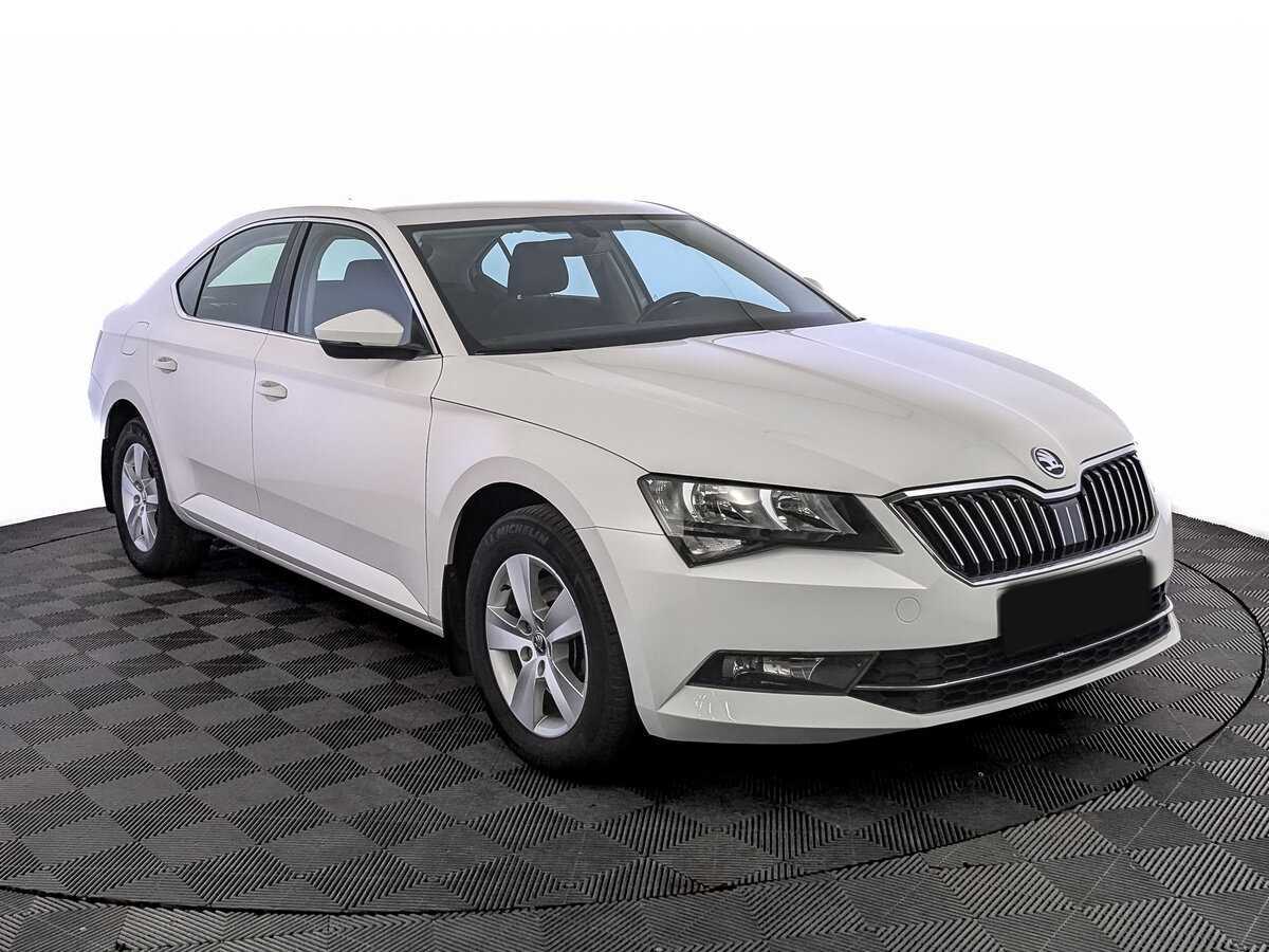 Skoda Superb с пробегом — 2018 год. Фото: #2