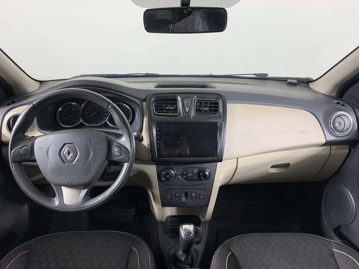 Renault Logan с пробегом — 2015 год. Фото: #11