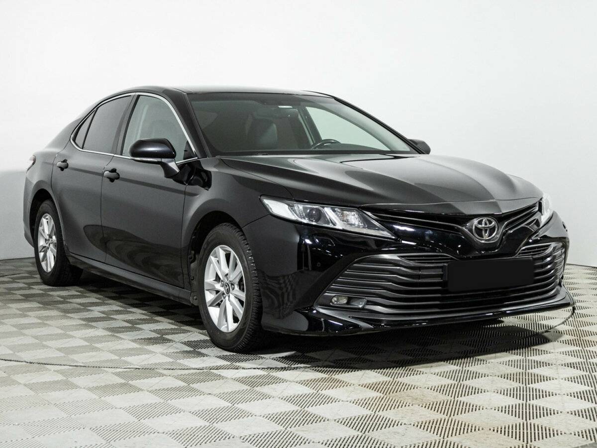 Toyota Camry с пробегом — 2019 год. Фото: #2