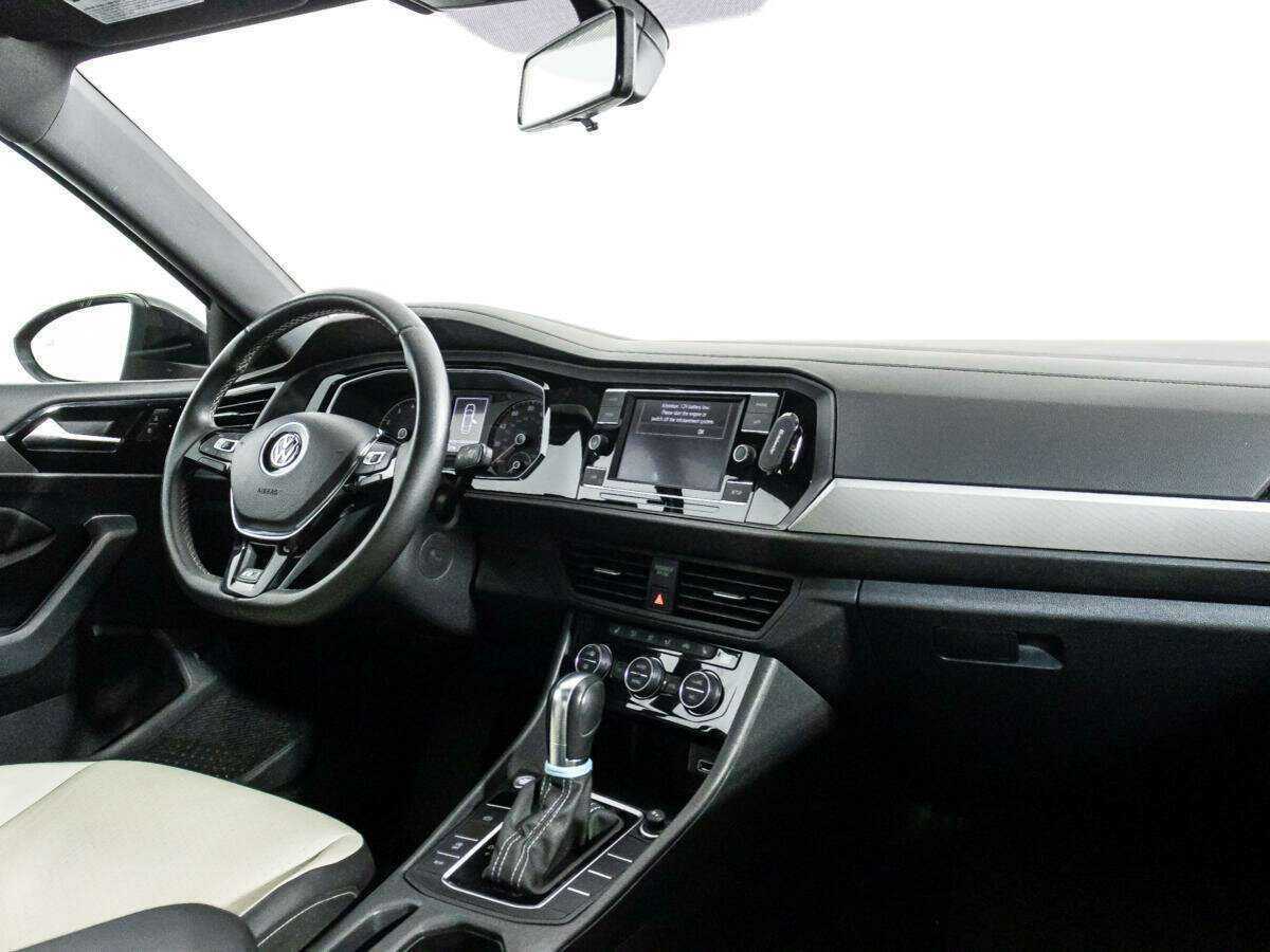Volkswagen Jetta с пробегом — 2018 год. Фото: #8