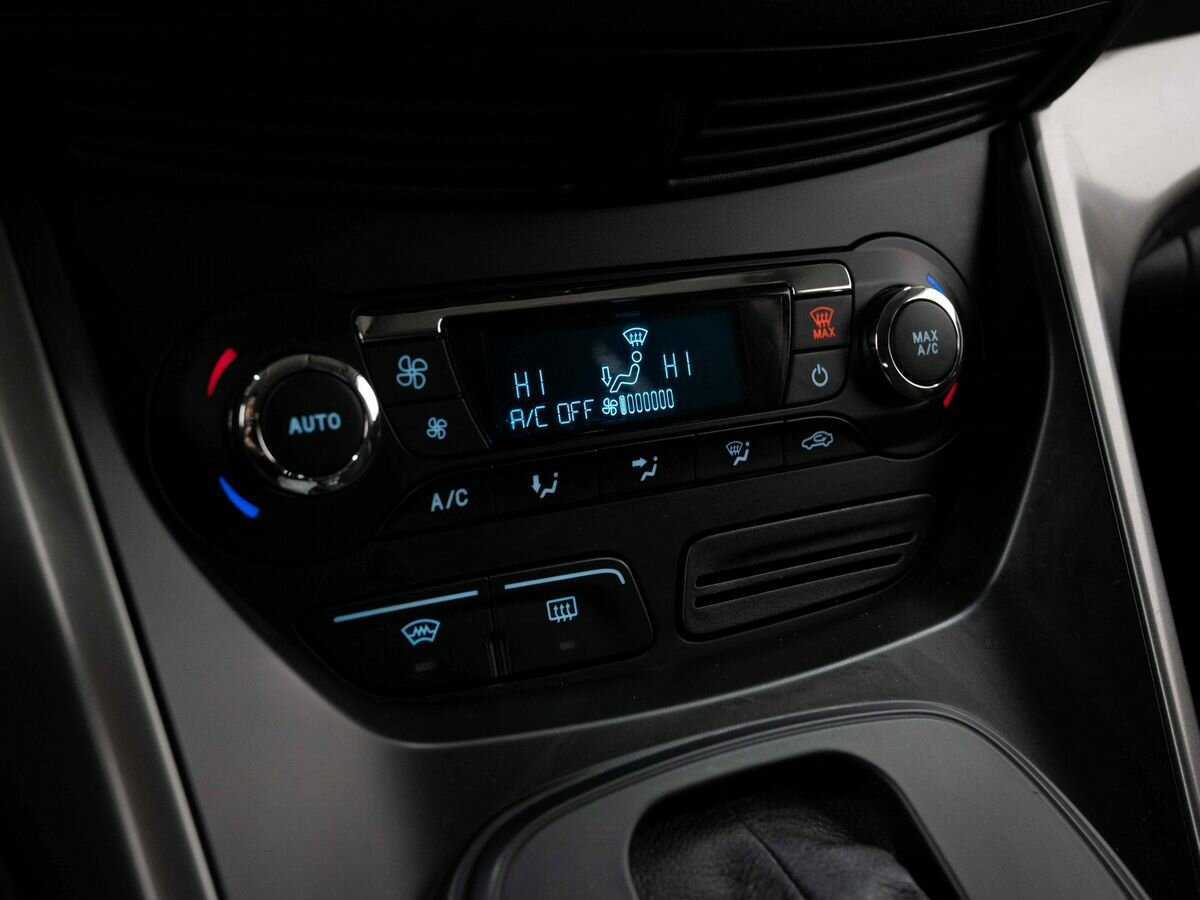 Ford Kuga с пробегом — 2014 год. Фото: #19