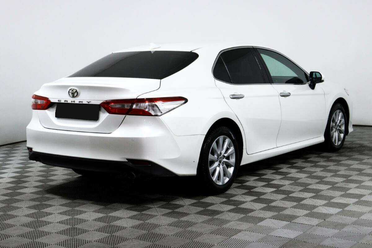 Toyota Camry с пробегом — 2019 год. Фото: #4