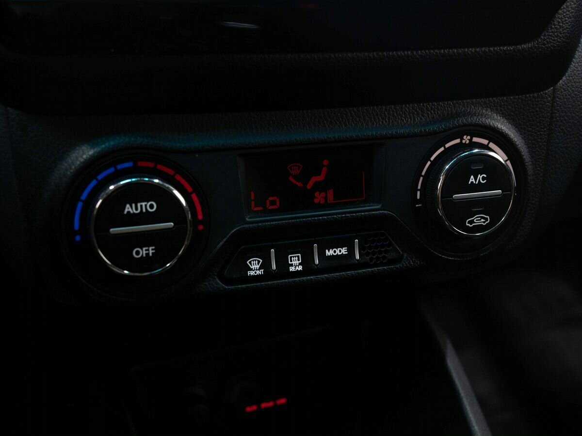 Kia Rio с пробегом — 2012 год. Фото: #19