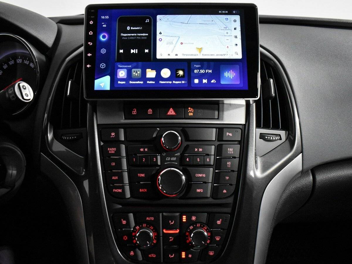 Opel Astra с пробегом — 2013 год. Фото: #11
