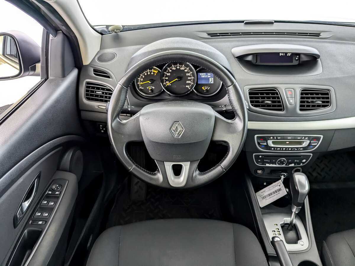Renault Fluence с пробегом — 2012 год. Фото: #16