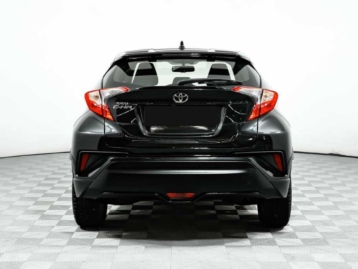 Toyota C-HR с пробегом — 2018 год. Фото: #5