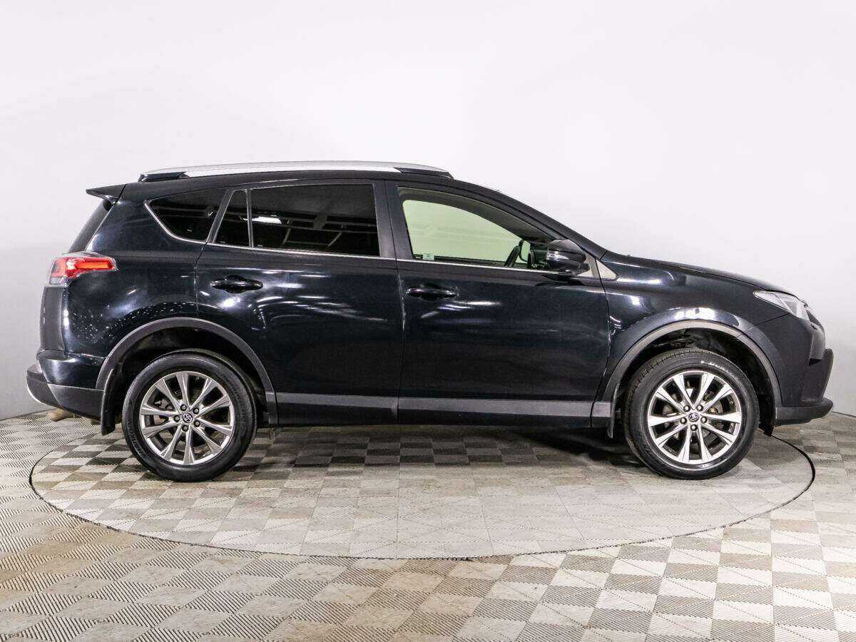 Toyota RAV4 с пробегом — 2016 год. Фото: #3