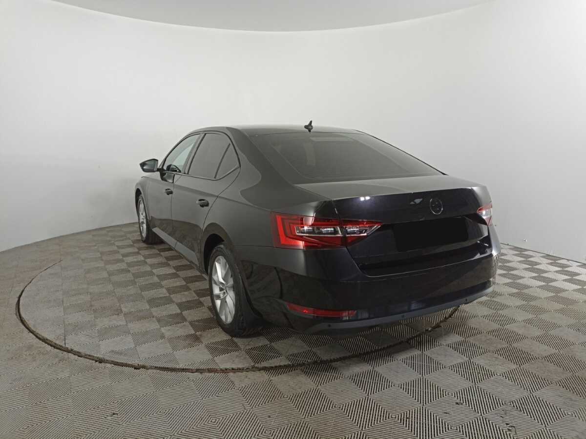 Skoda Superb с пробегом — 2018 год. Фото: #6