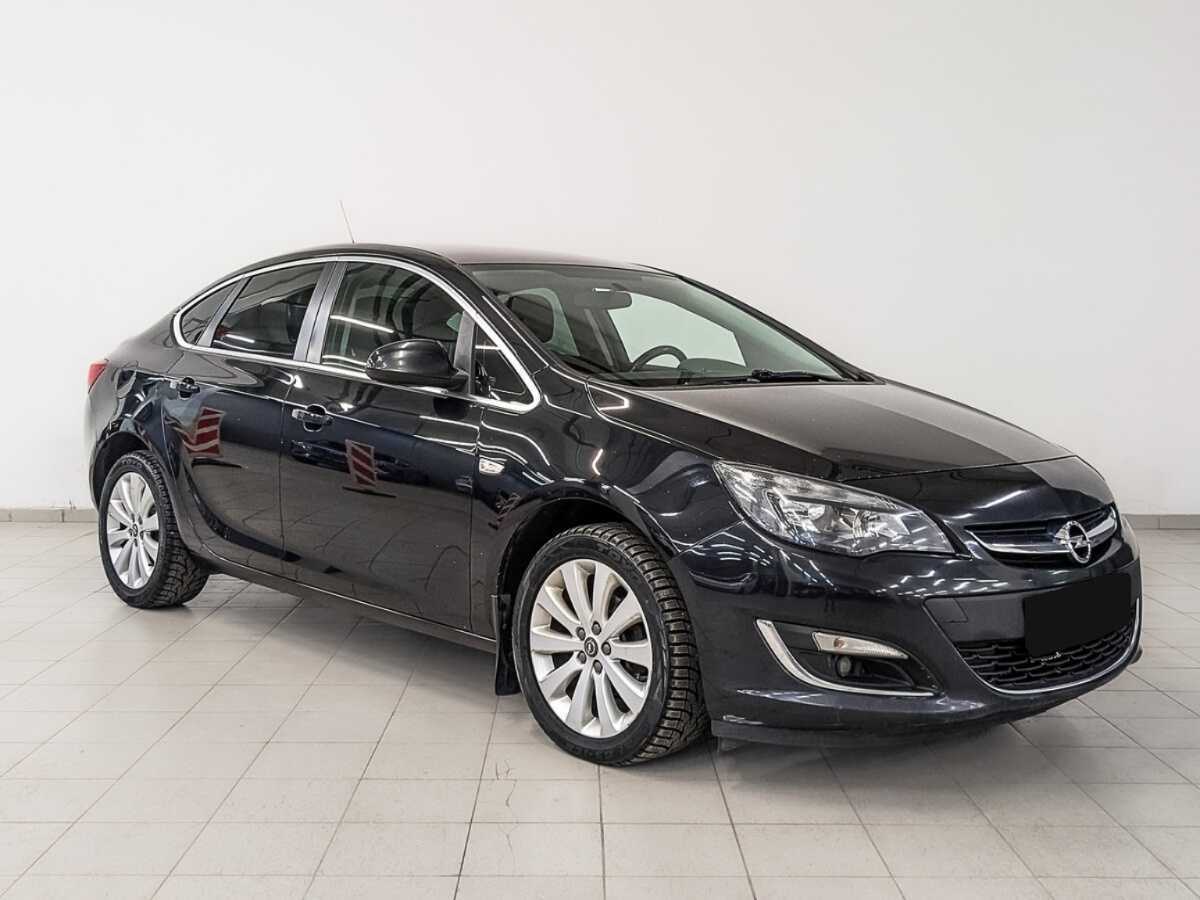Opel Astra с пробегом — 2014 год. Фото: #2