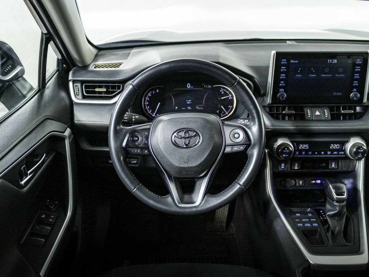 Toyota RAV4 с пробегом — 2021 год. Фото: #9