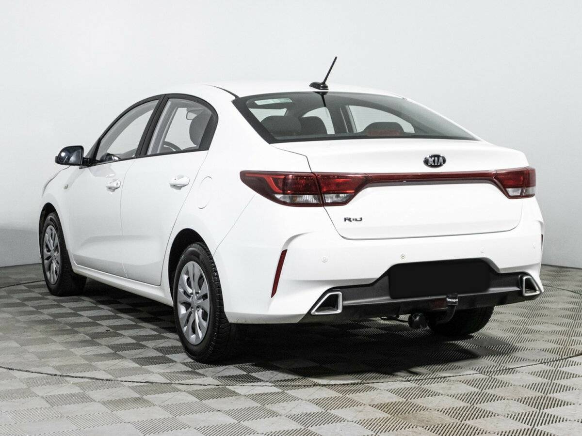 Kia Rio с пробегом — 2021 год. Фото: #6