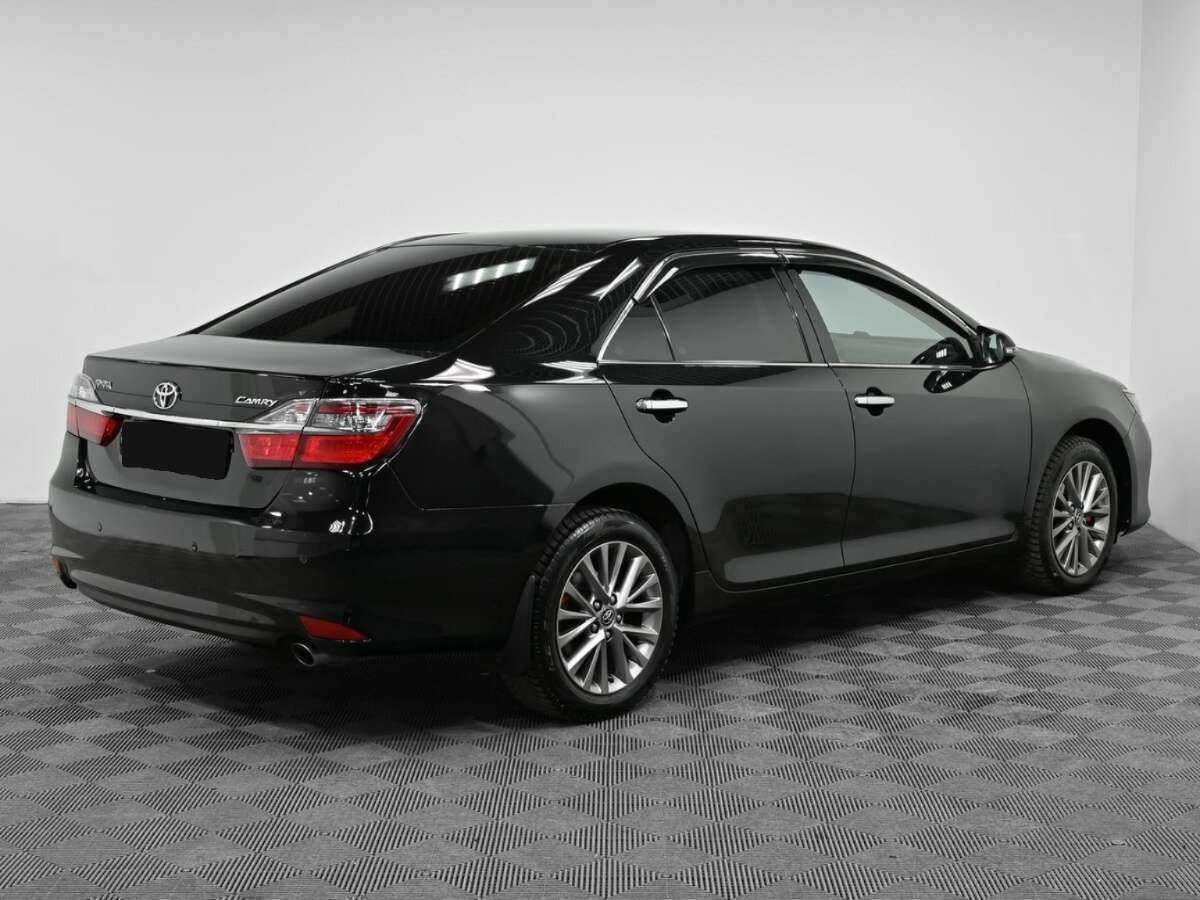 Toyota Camry с пробегом — 2015 год. Фото: #1