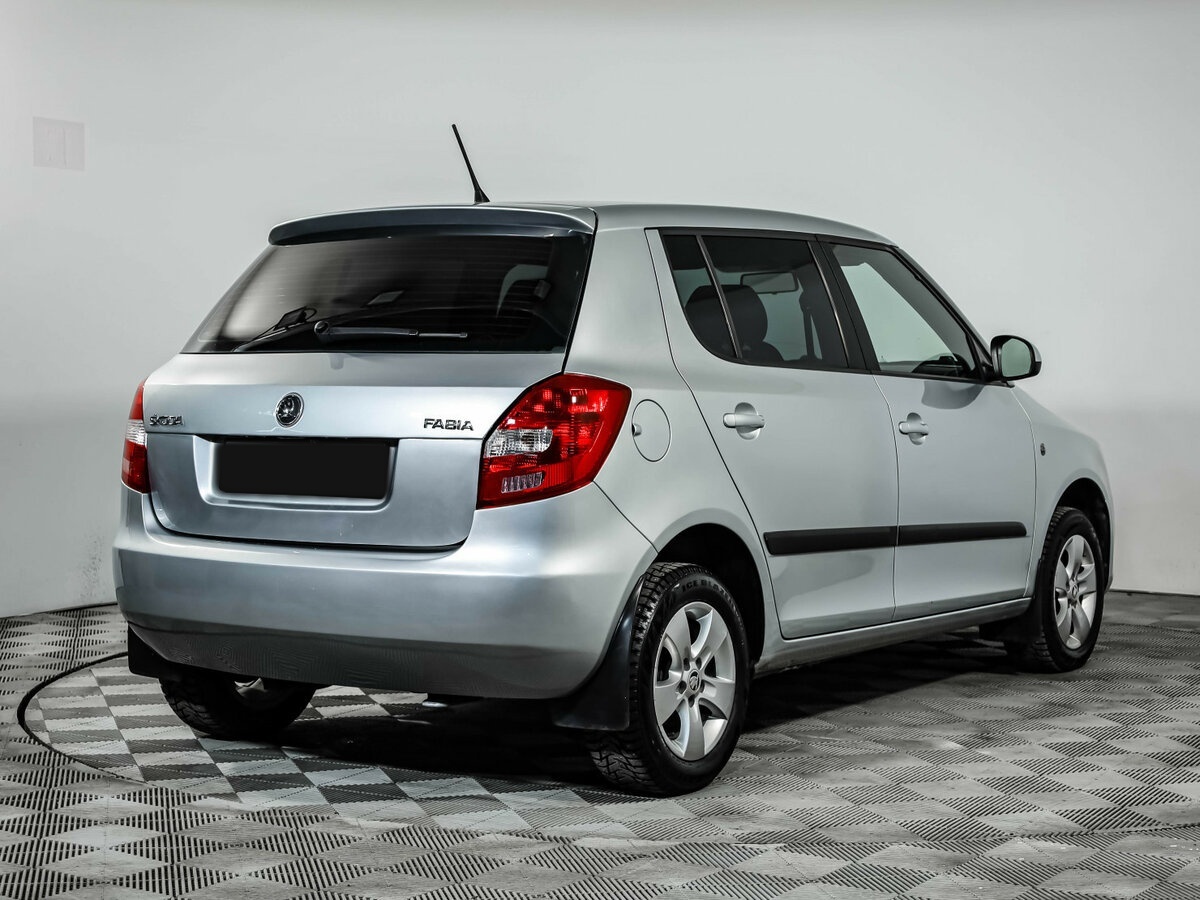 Skoda Fabia с пробегом — 2014 год. Фото: #3