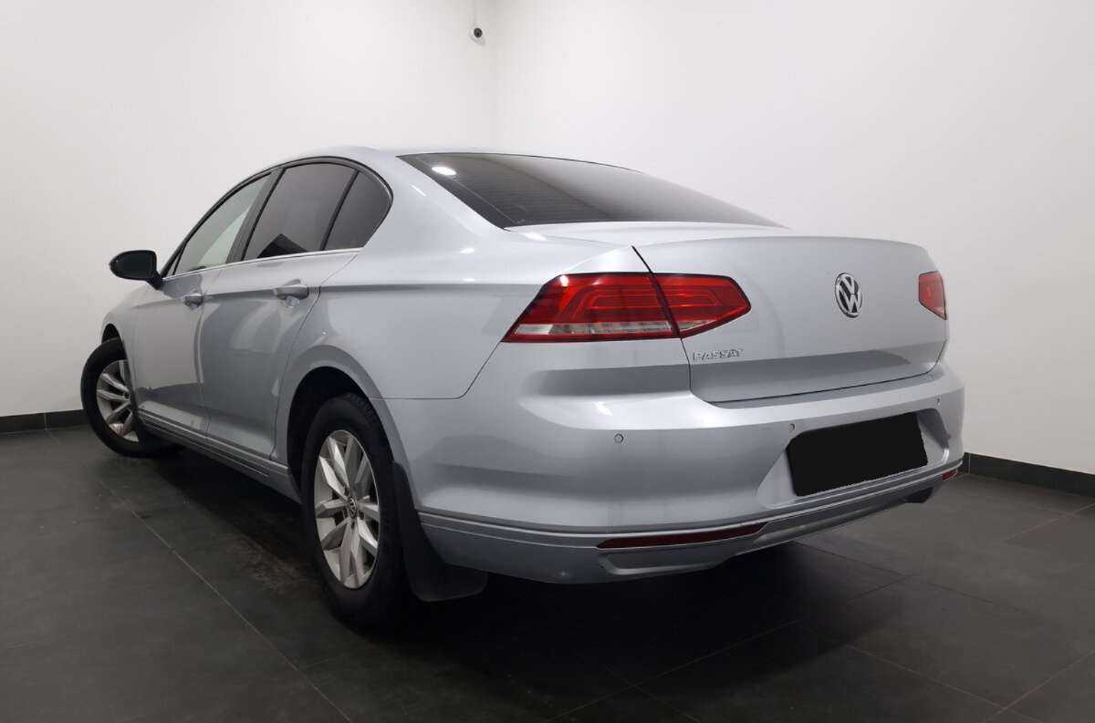 Volkswagen Passat с пробегом — 2015 год. Фото: #2