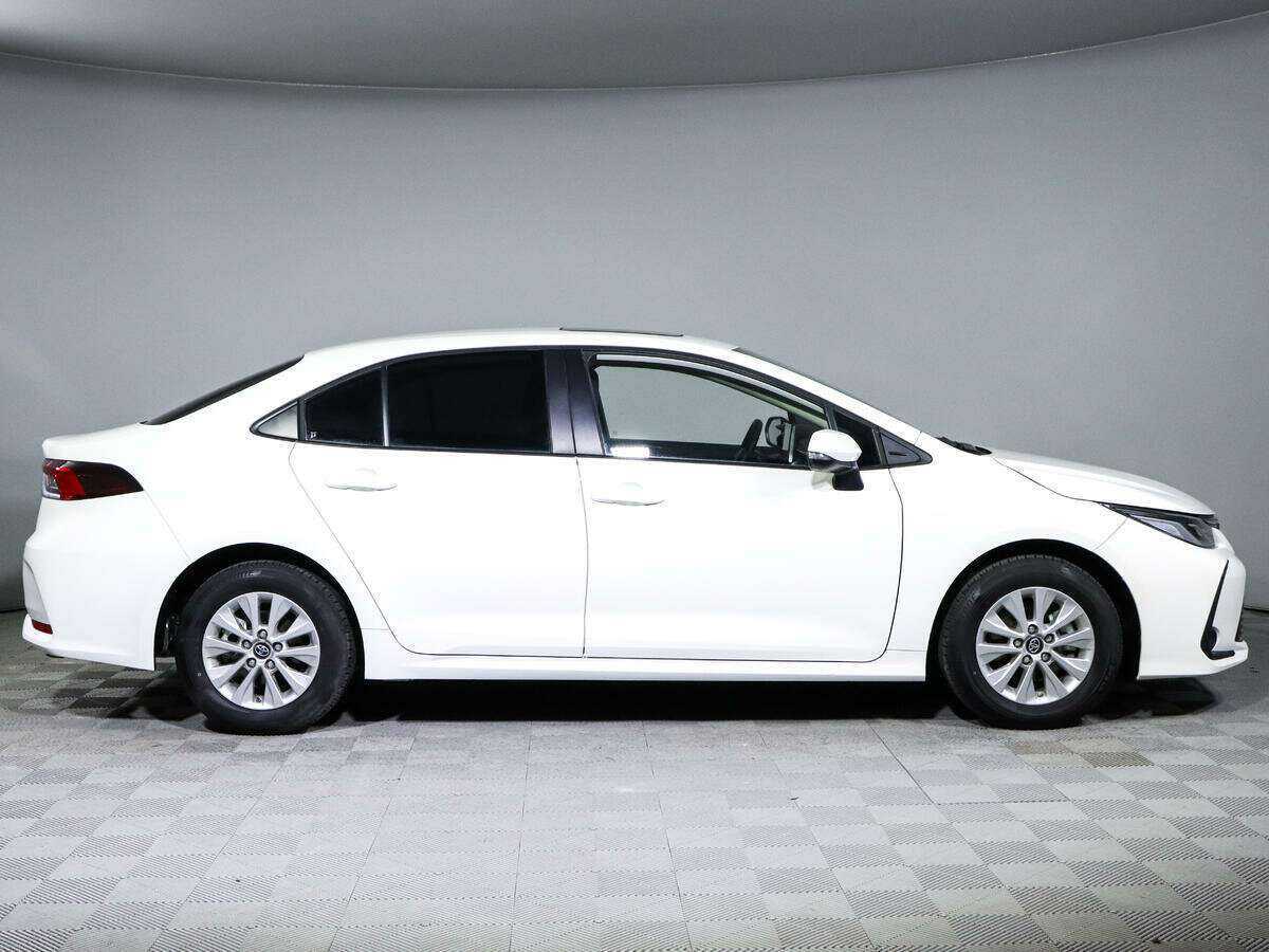 Toyota Corolla с пробегом — 2022 год. Фото: #3