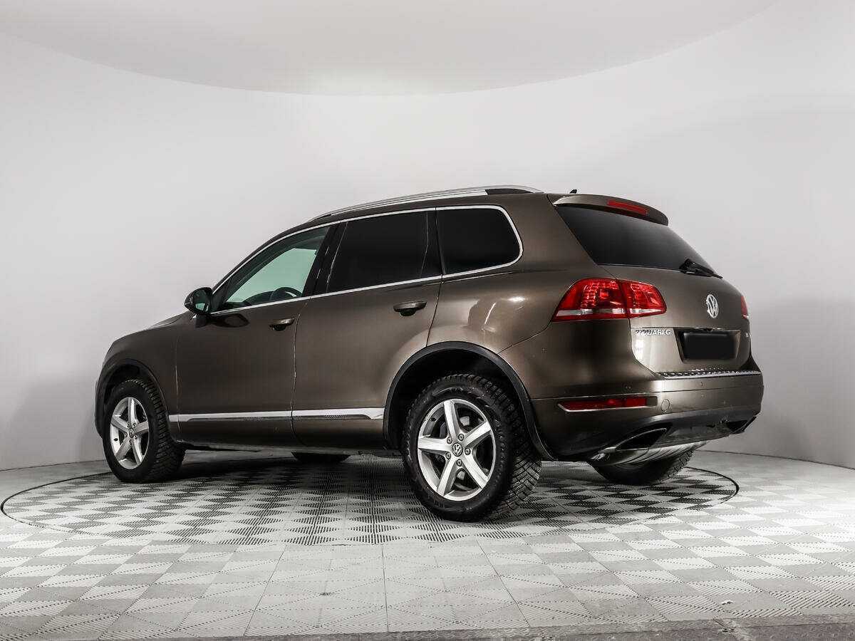 Volkswagen Touareg с пробегом — 2012 год. Фото: #6