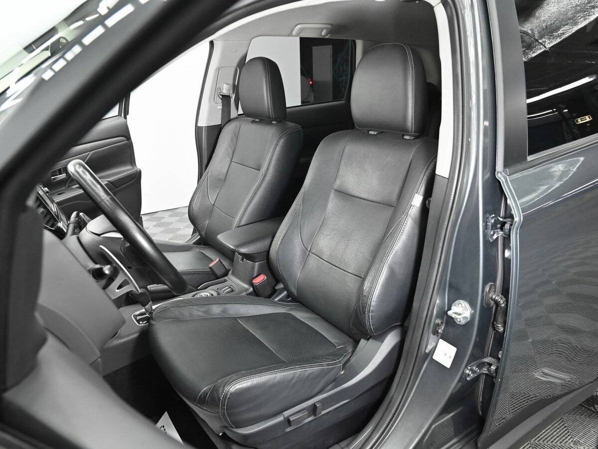 Mitsubishi Outlander с пробегом — 2014 год. Фото: #5