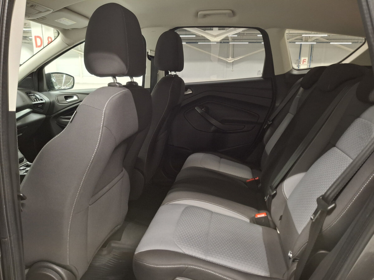 Ford Kuga с пробегом — 2016 год. Фото: #11
