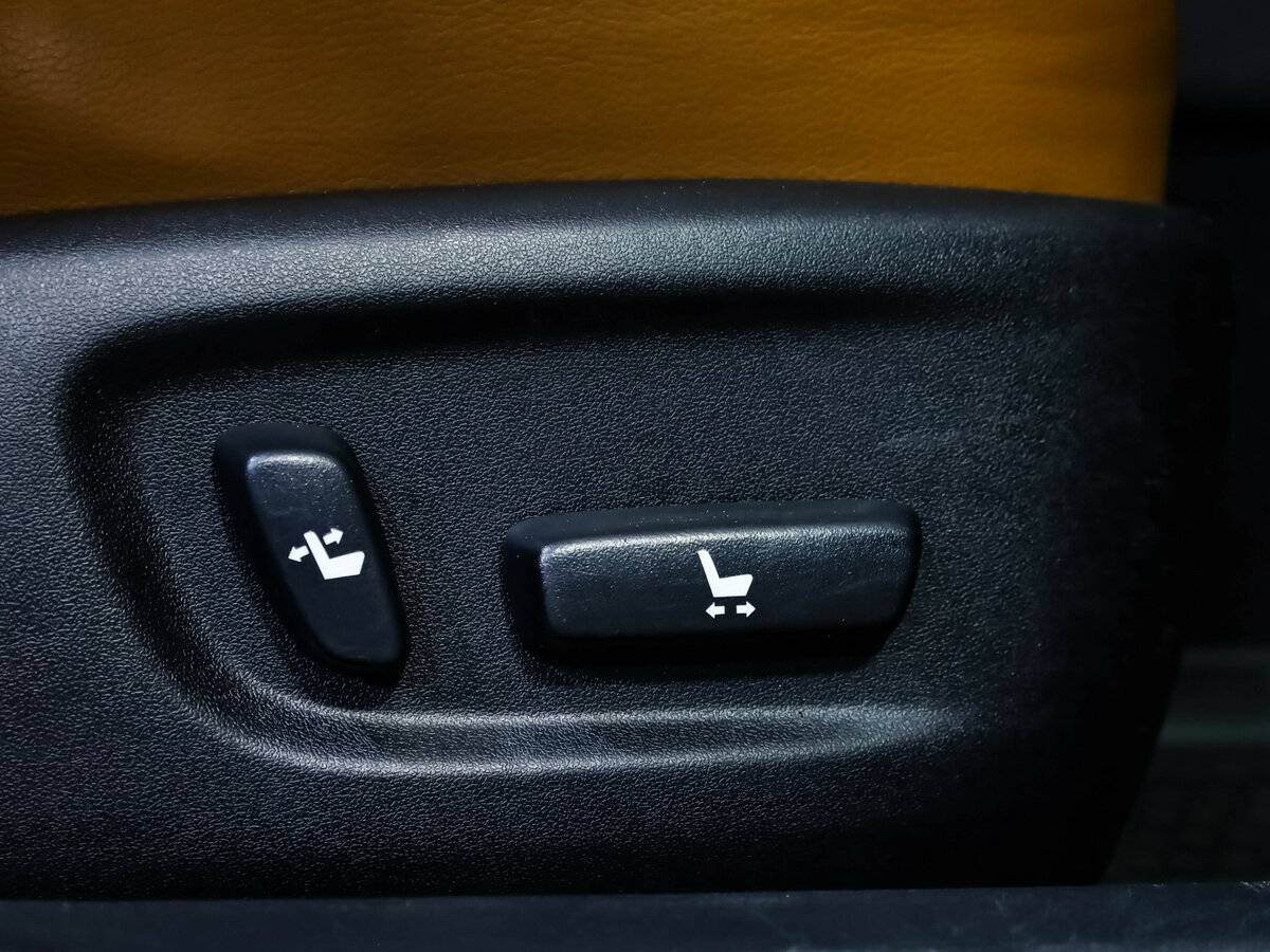 Toyota Camry с пробегом — 2016 год. Фото: #18