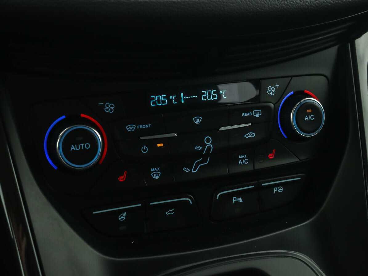 Ford Kuga с пробегом — 2017 год. Фото: #11