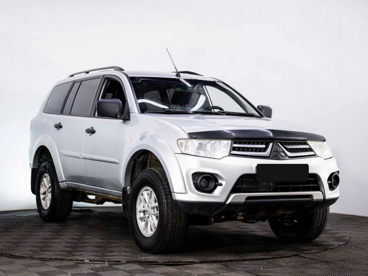 Mitsubishi Pajero Sport с пробегом — 2014 год. Фото: #2
