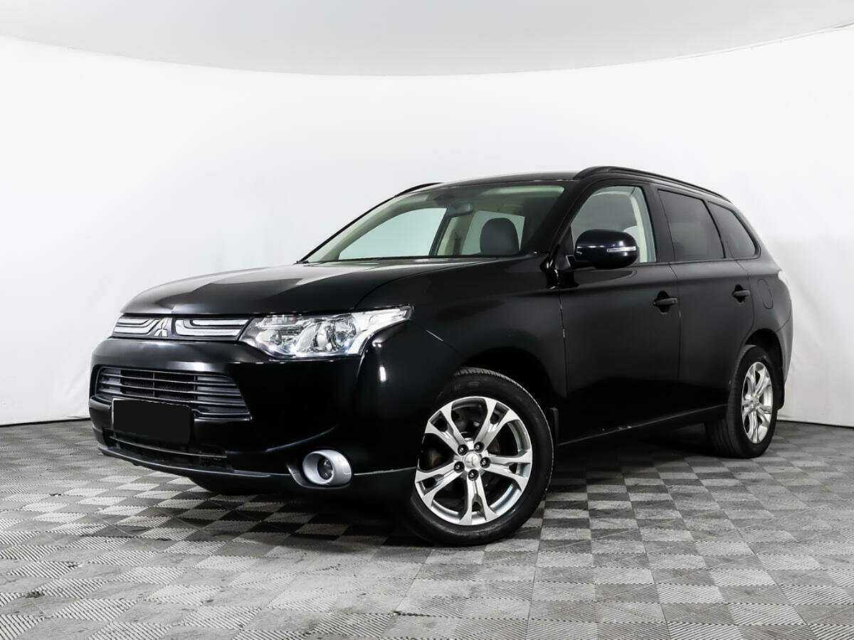 Mitsubishi Outlander с пробегом — 2013 год. Фото: #0