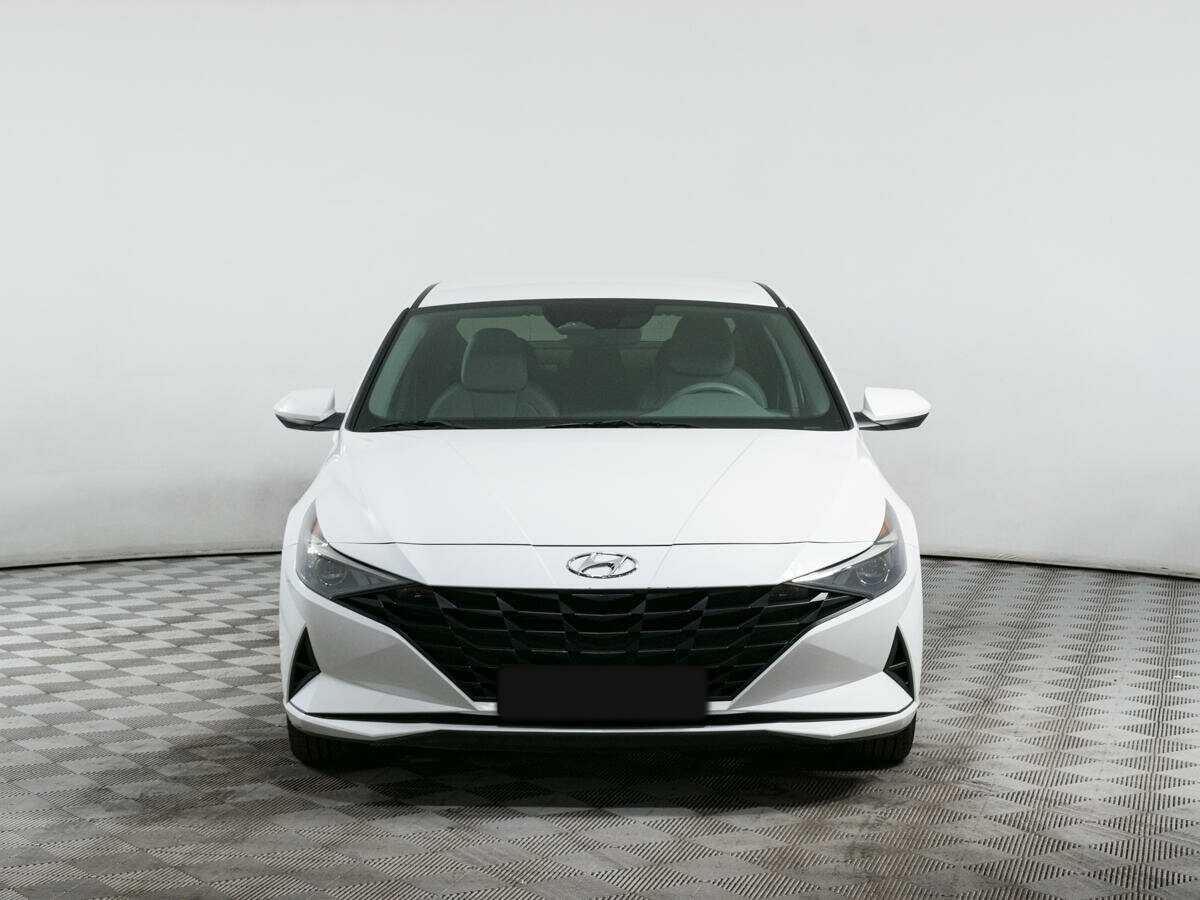 Hyundai Elantra с пробегом — 2021 год. Посмотреть фото