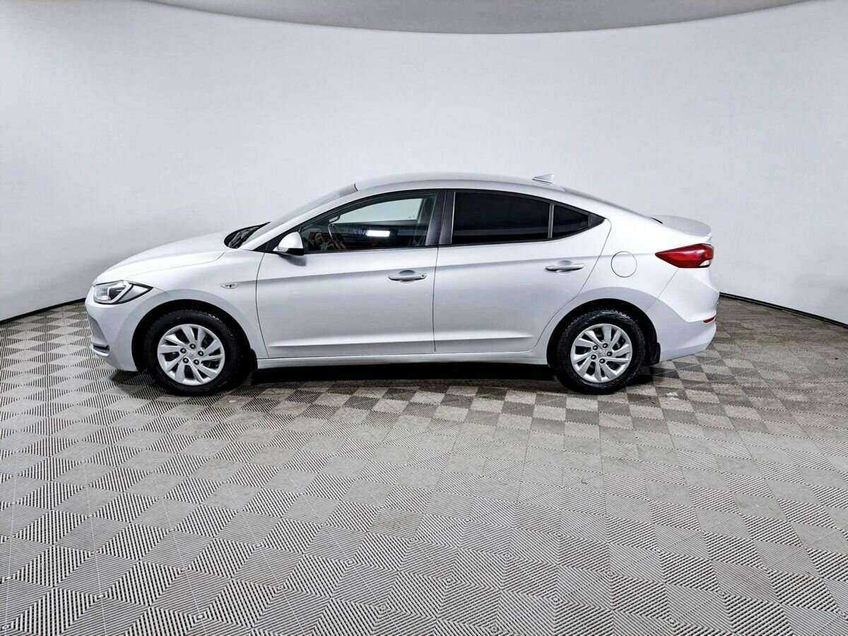 Hyundai Elantra с пробегом — 2017 год. Фото: #7
