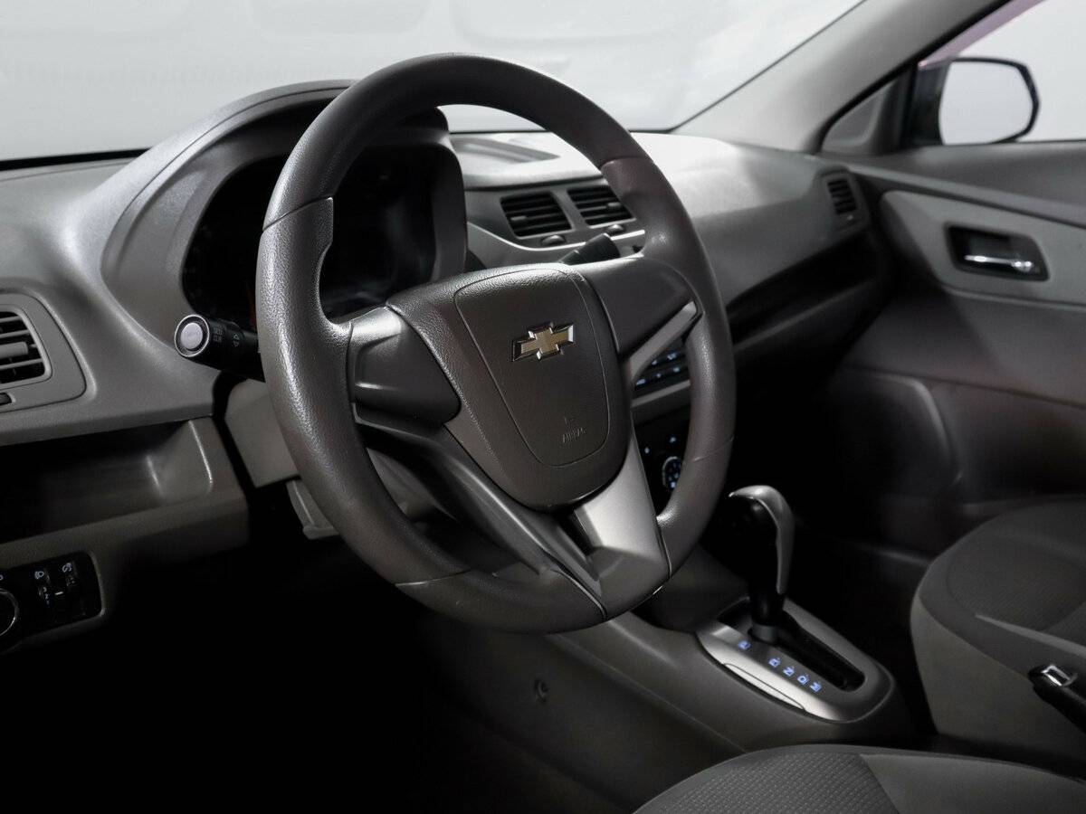Chevrolet Cobalt с пробегом — 2013 год. Фото: #11