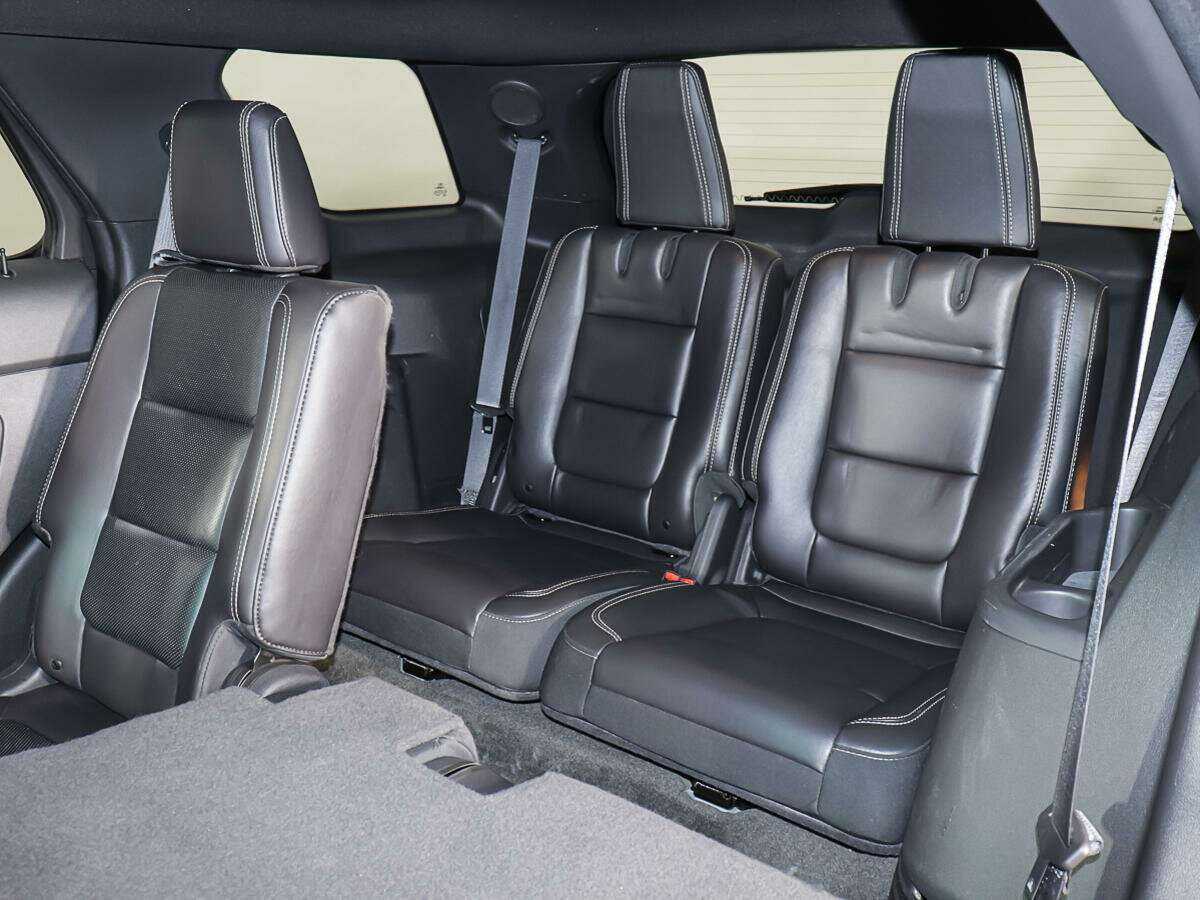 Ford Explorer с пробегом — 2013 год. Фото: #10
