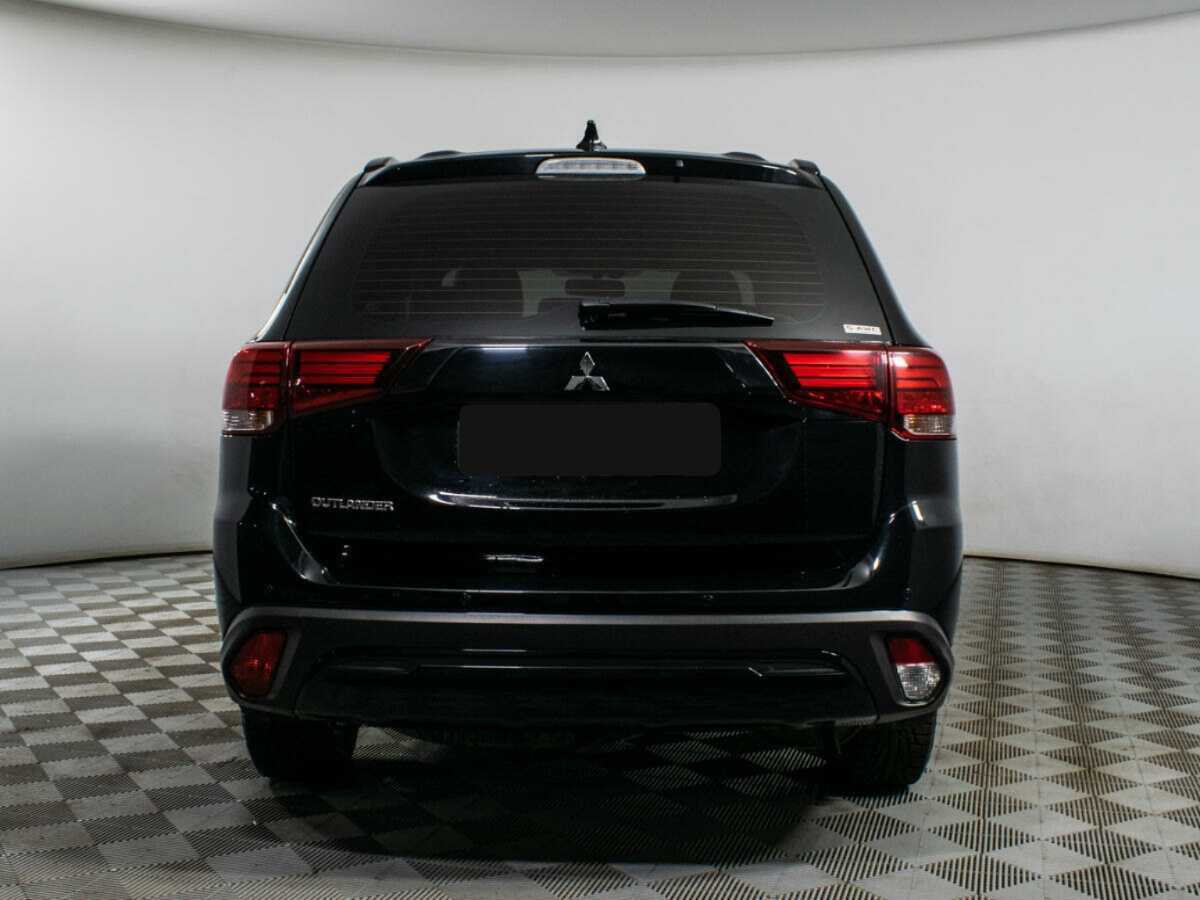 Mitsubishi Outlander с пробегом — 2021 год. Фото: #4