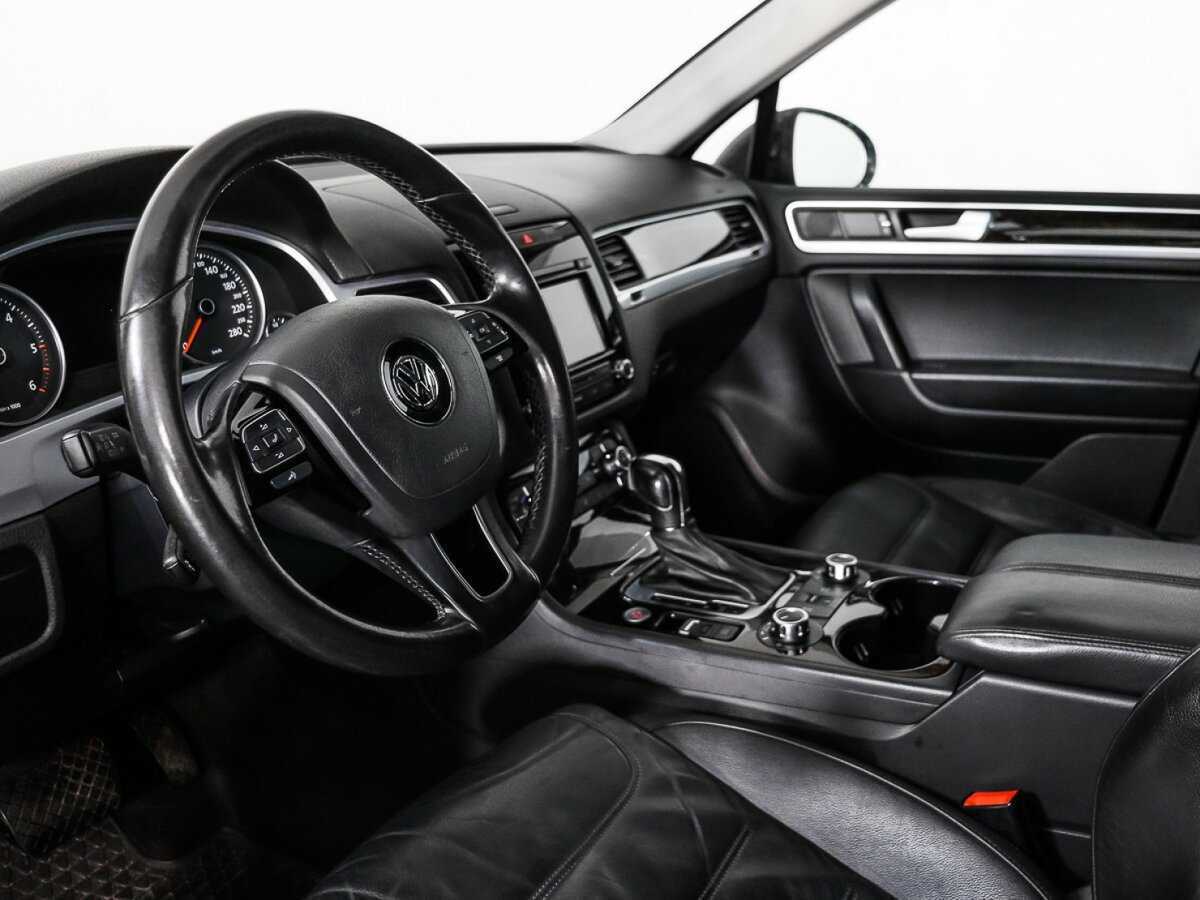 Volkswagen Touareg с пробегом — 2012 год. Фото: #8