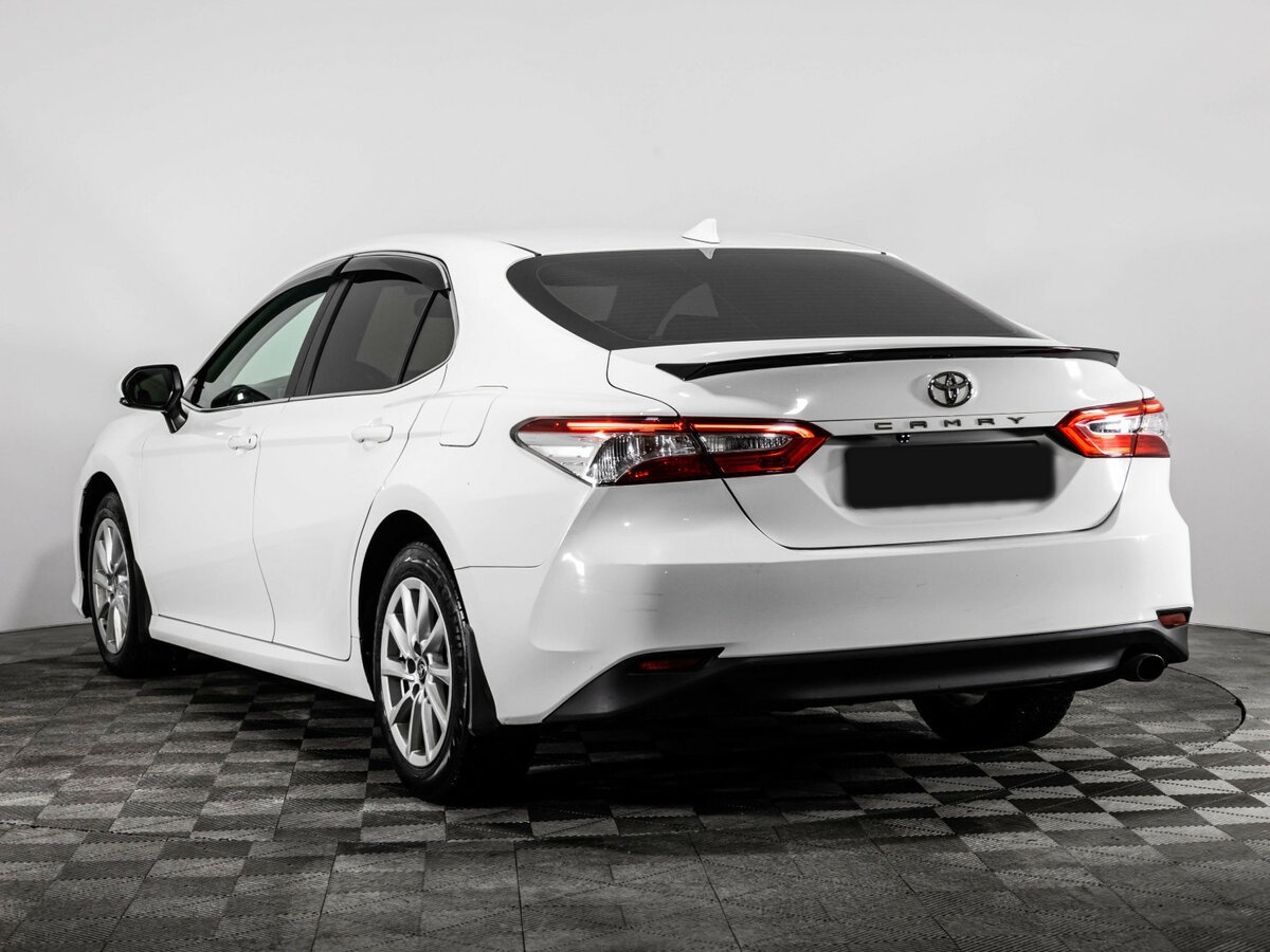 Toyota Camry с пробегом — 2021 год. Фото: #5