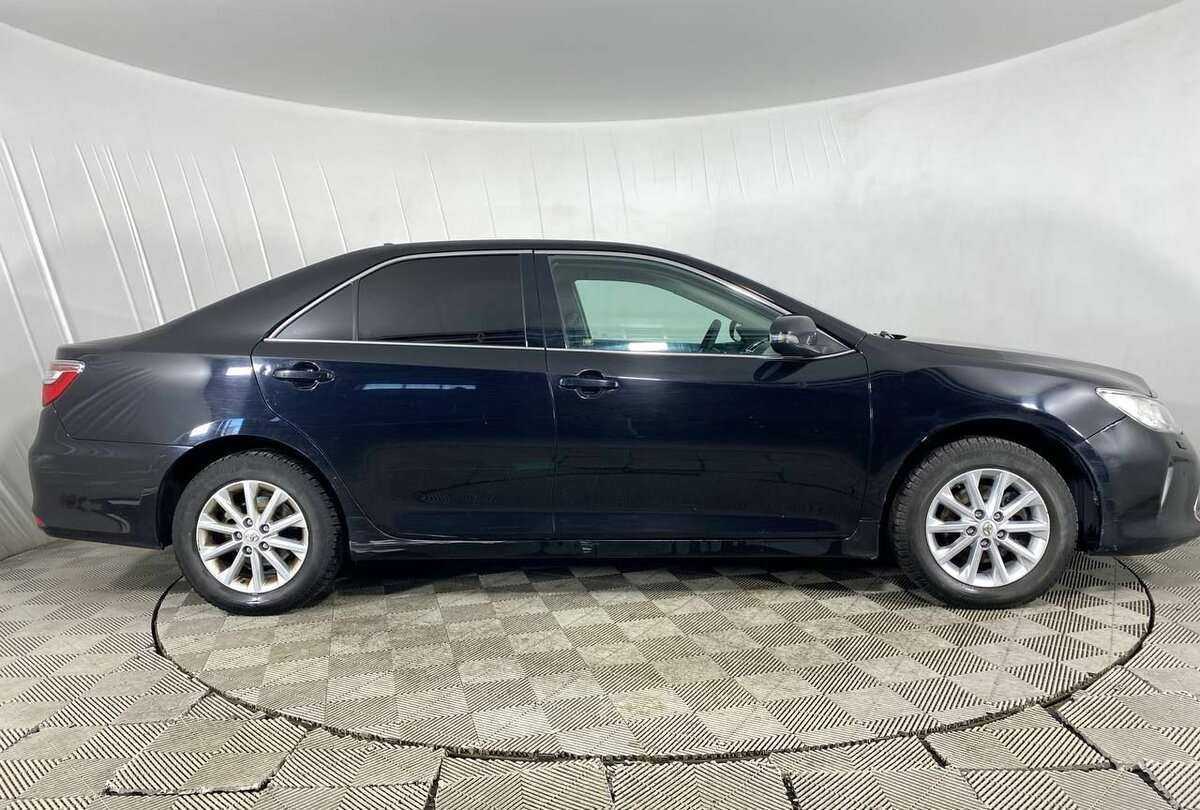 Toyota Camry с пробегом — 2017 год. Фото: #3