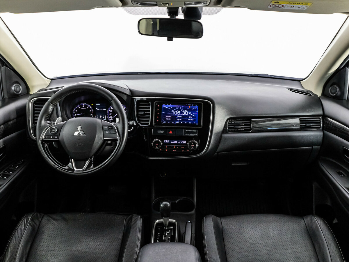 Mitsubishi Outlander с пробегом — 2015 год. Фото: #7