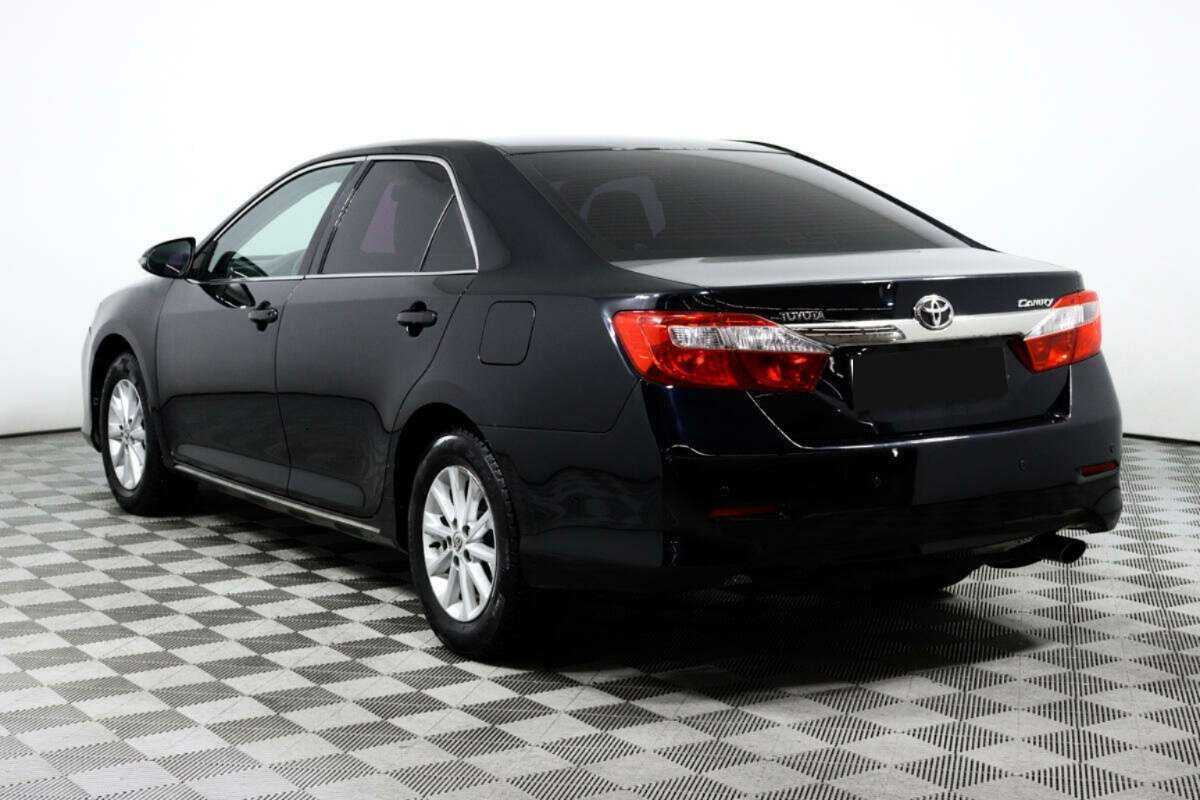 Toyota Camry с пробегом — 2012 год. Фото: #6