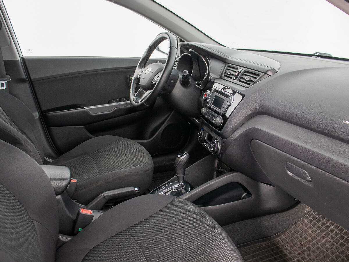 Kia Rio с пробегом — 2012 год. Фото: #8