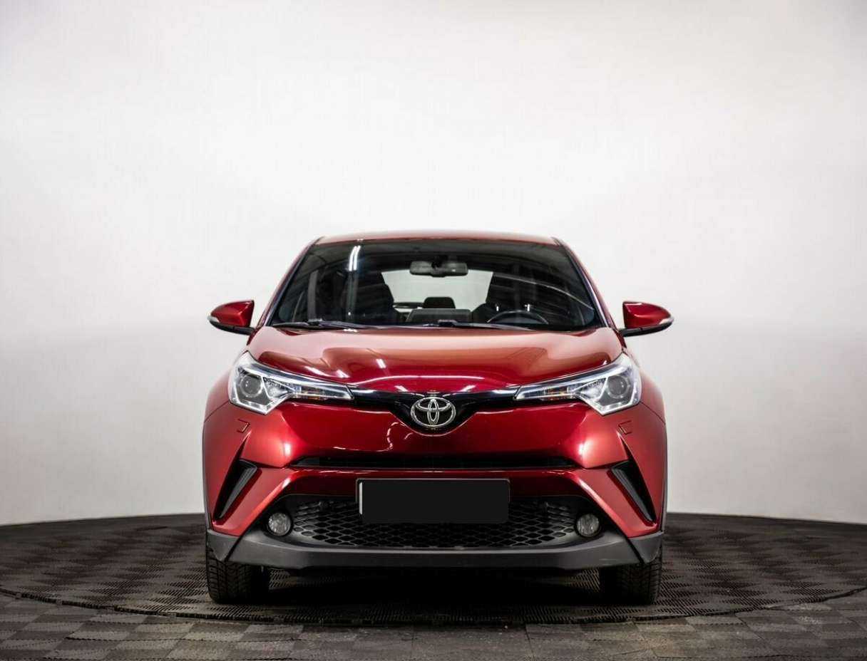Toyota C-HR с пробегом — 2018 год. Посмотреть фото