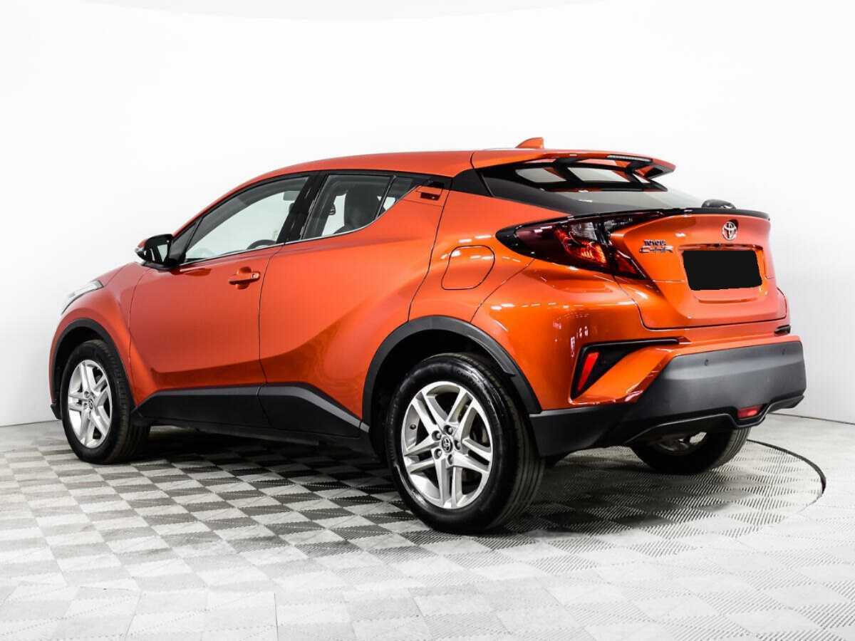 Toyota C-HR с пробегом — 2020 год. Фото: #6
