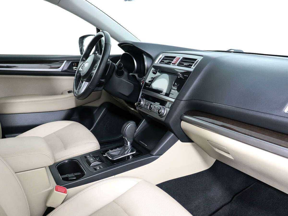 Subaru Outback с пробегом — 2017 год. Фото: #6