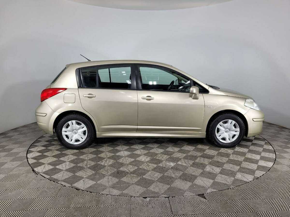 Nissan Tiida с пробегом — 2013 год. Фото: #3