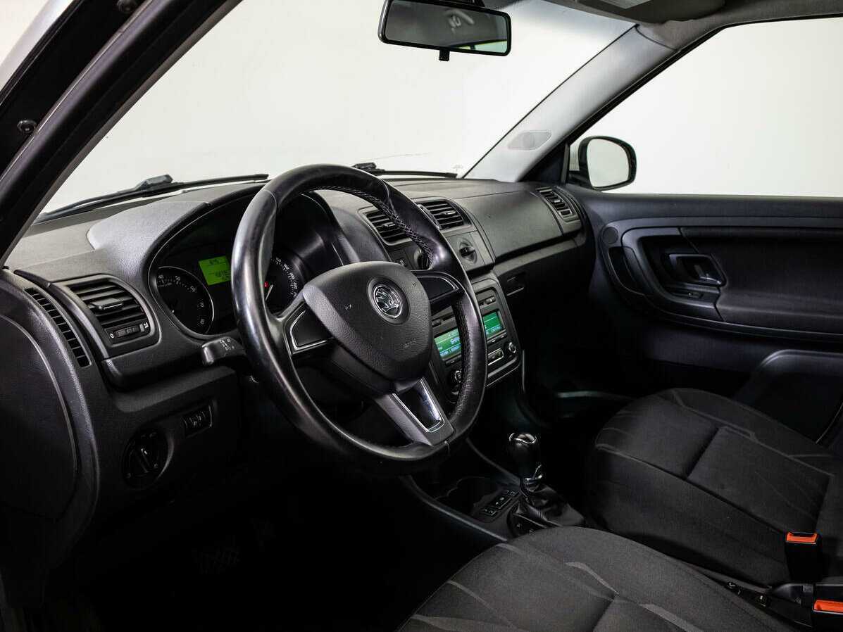 Skoda Fabia с пробегом — 2014 год. Фото: #10