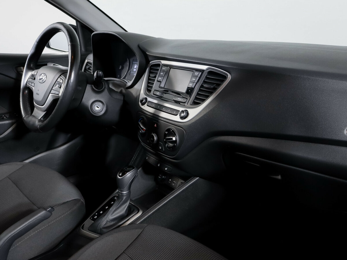 Hyundai Solaris с пробегом — 2018 год. Фото: #6