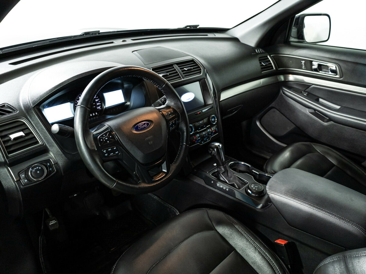 Ford Explorer с пробегом — 2018 год. Фото: #8