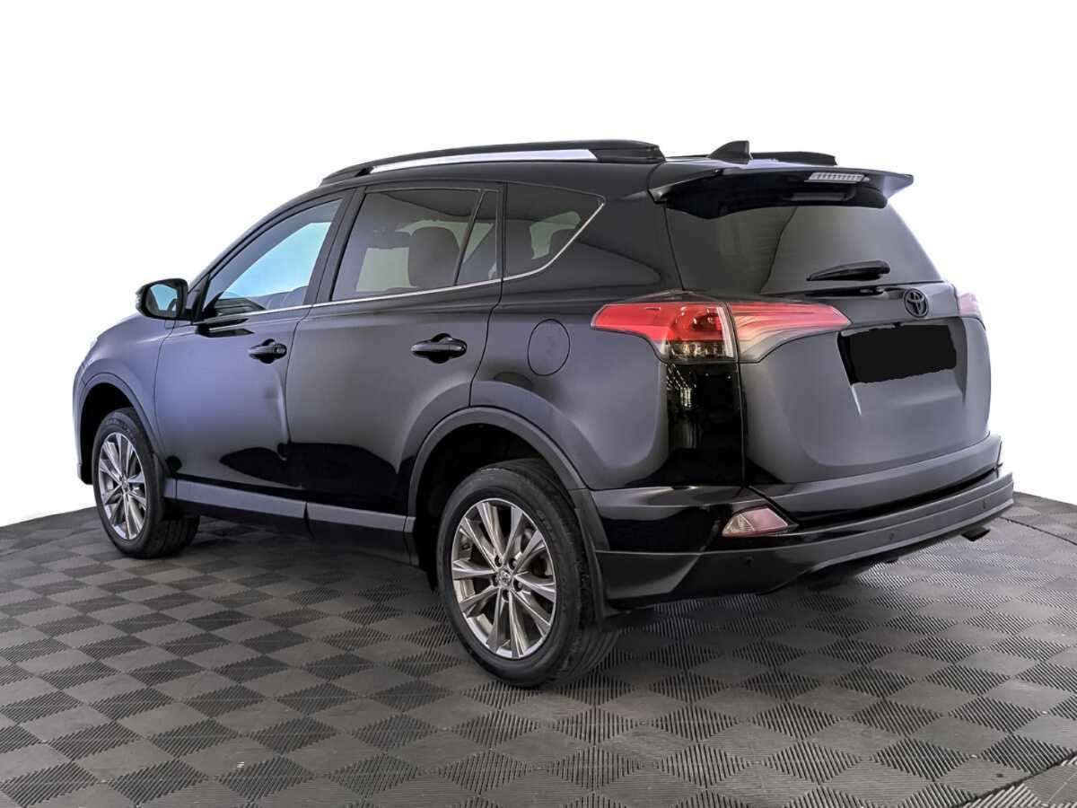 Toyota RAV4 с пробегом — 2017 год. Фото: #5