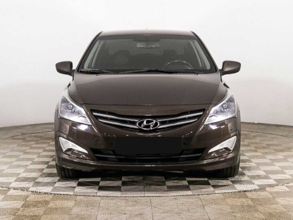 Hyundai Solaris с пробегом — 2015 год. Фото: #1