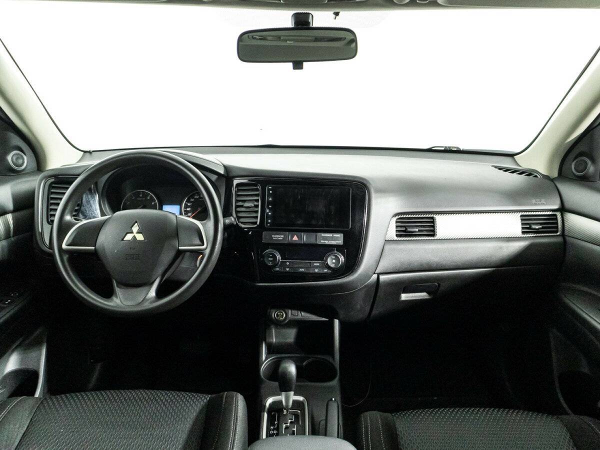 Mitsubishi Outlander с пробегом — 2016 год. Фото: #12