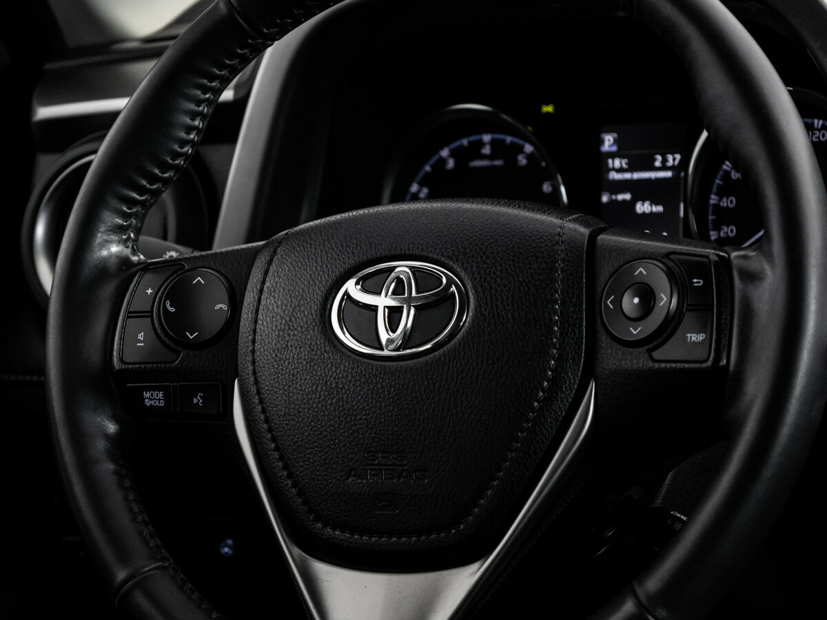Toyota RAV4 с пробегом — 2019 год. Фото: #9